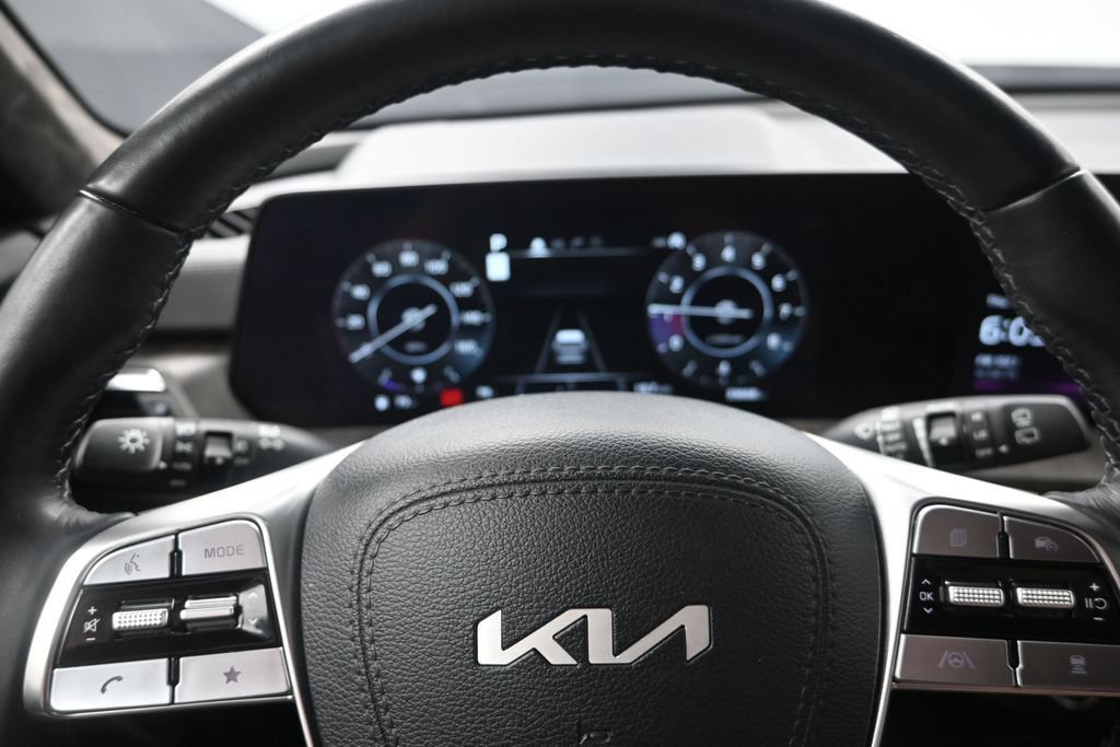 Certified 2025 Kia Telluride SX Prestige AWD/4WD image 15