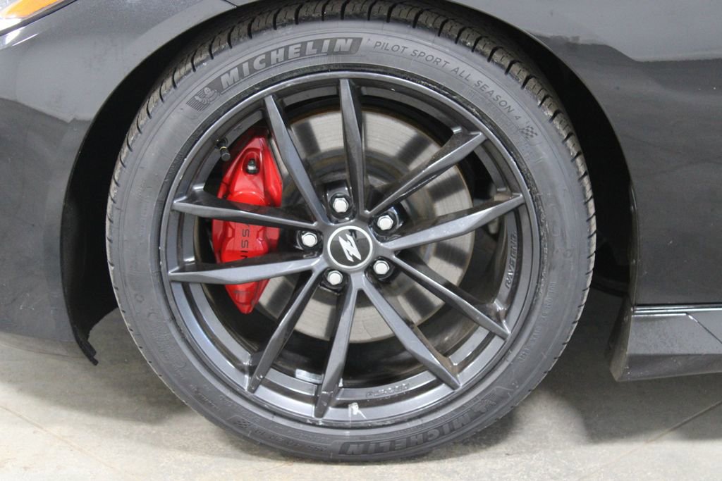 Used 2024 Nissan Z Performance w/ Floor Mat Package RWD image 17