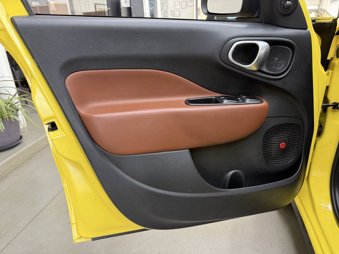 Used 2016 FIAT 500L Trekking FWD image 11