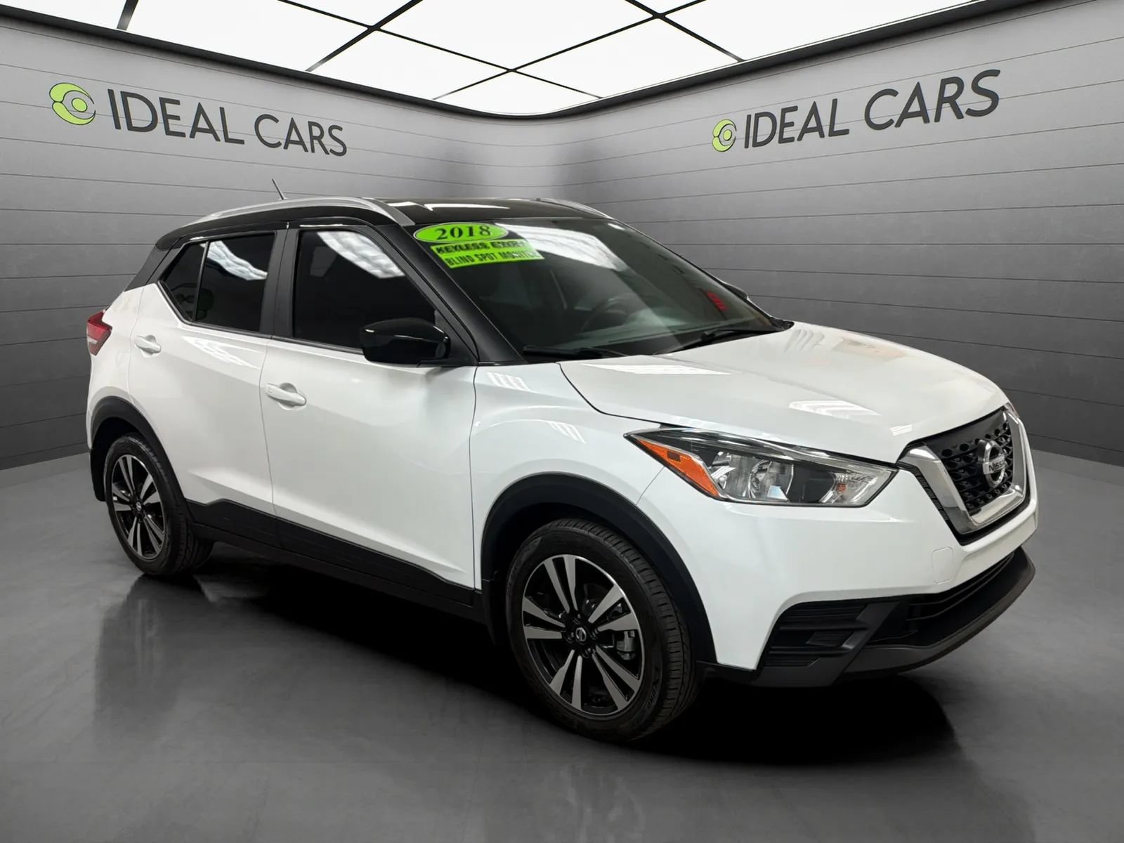 Used 2018 Nissan Kicks SV FWD image 3