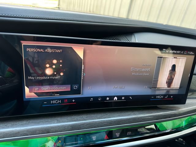 Used 2023 BMW 740i w/ Parking Assistance Package image 29