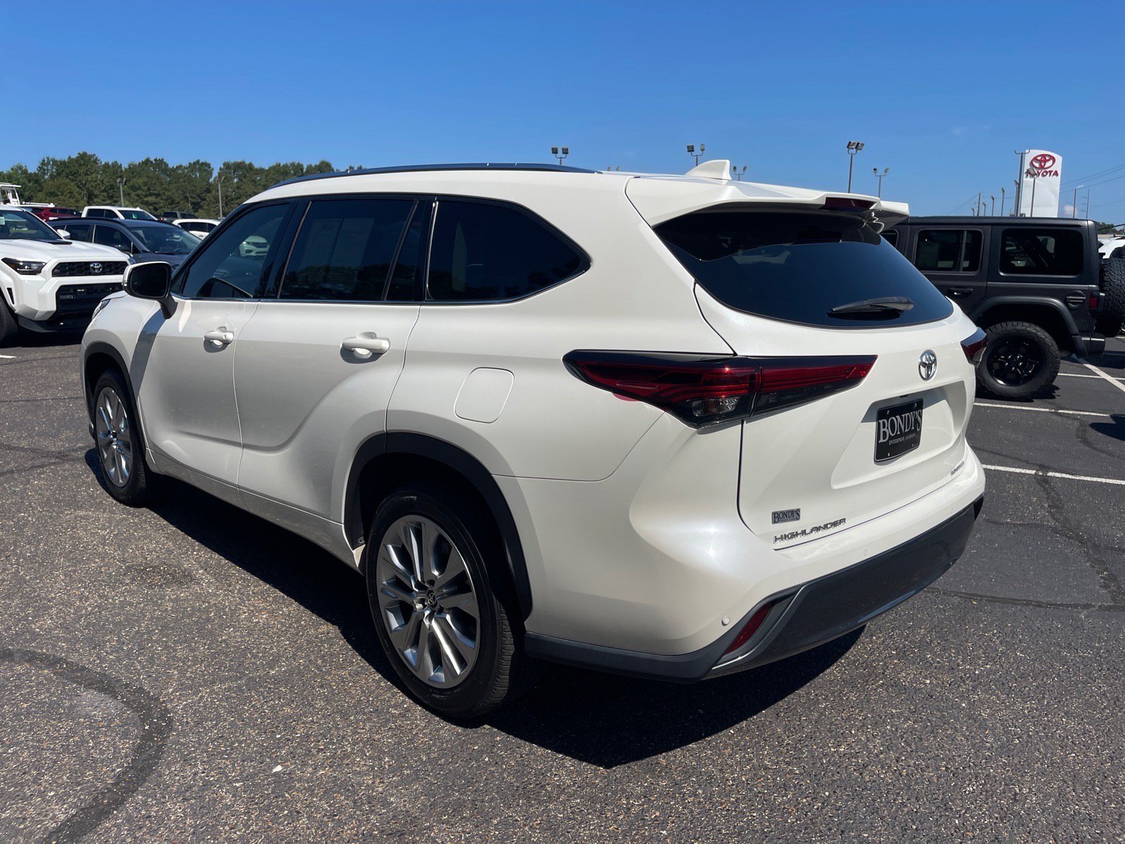 Used 2021 Toyota Highlander Limited FWD image 14