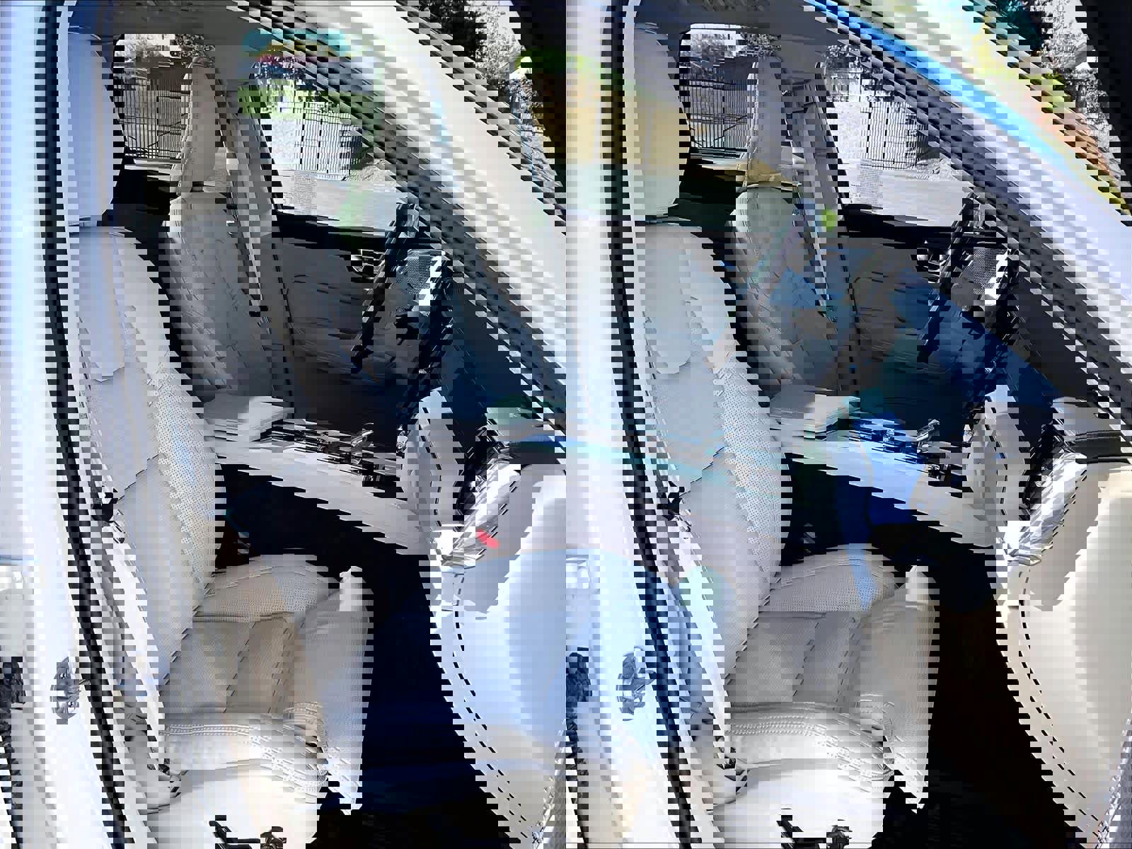 Used 2026 Volvo XC60 B5 Ultra w/ Climate Package image 10