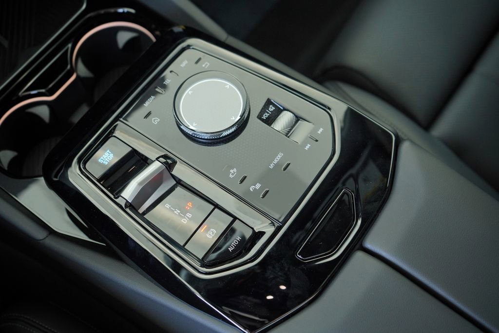 Used 2026 BMW i5 eDrive40 w/ M Sport Package image 19