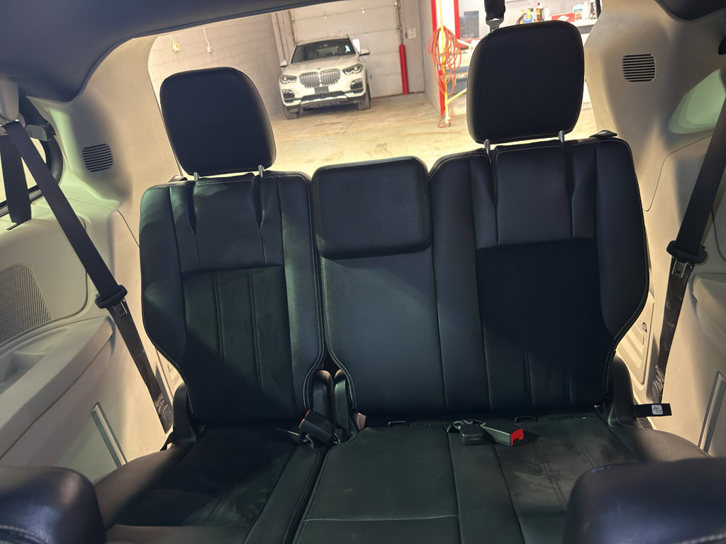 Used 2017 Dodge Grand Caravan SXT FWD image 25