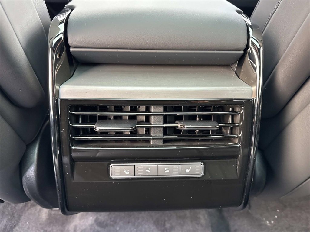 New 2025 Land Rover Range Rover Sport SE image 17