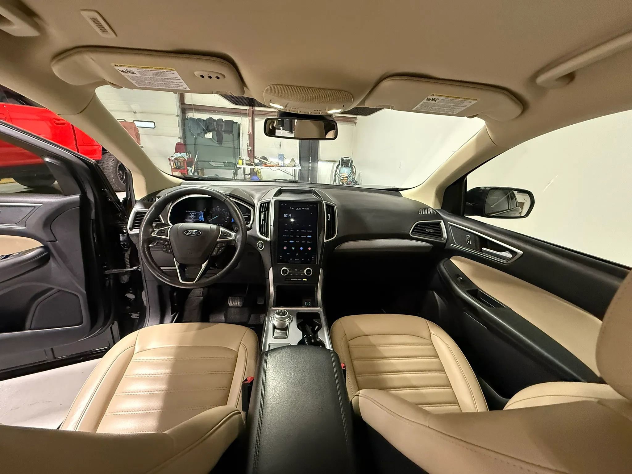 Used 2021 Ford Edge SEL w/ Convenience Package image 17