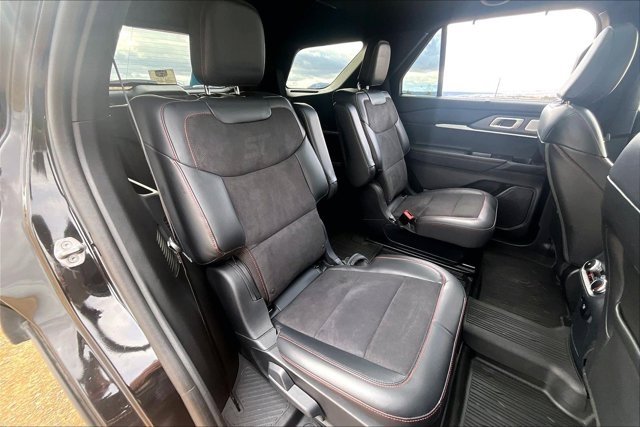 Used 2025 Ford Explorer ST image 25