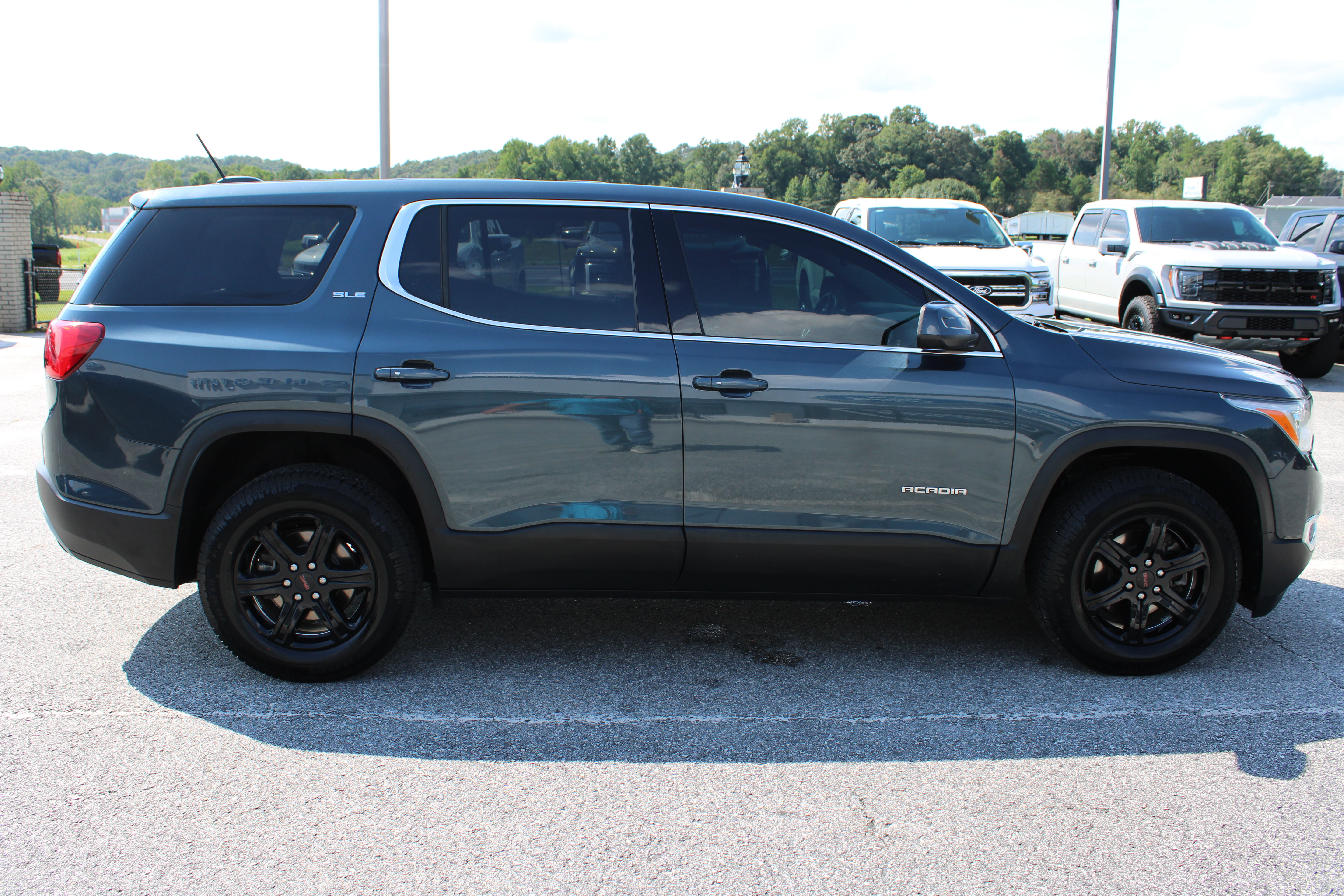 Used 2019 GMC Acadia SLE FWD image 5