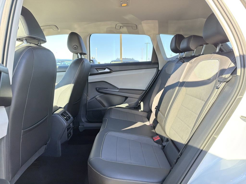 Used 2023 Volkswagen Taos SE image 14