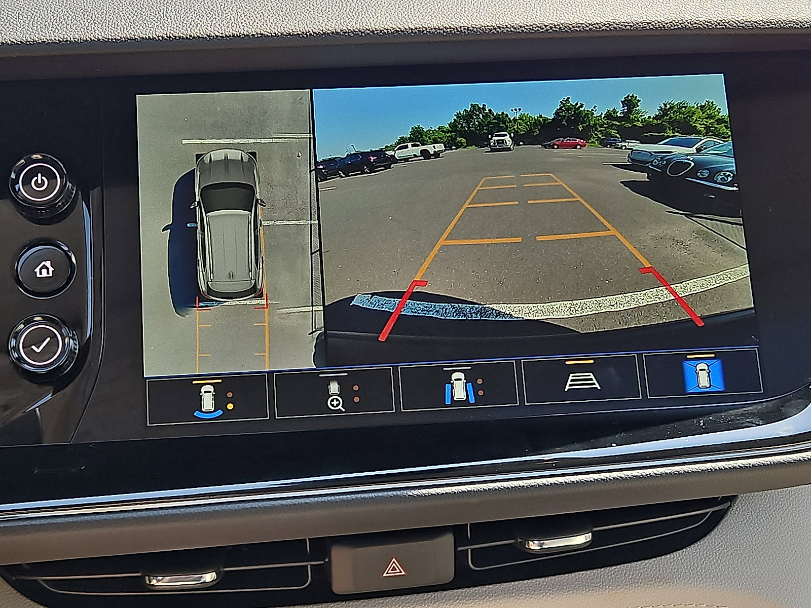 Certified 2022 Buick Envision Avenir w/ Technology Package II image 19