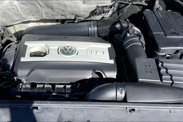 Used 2012 Volkswagen Tiguan SE image 10