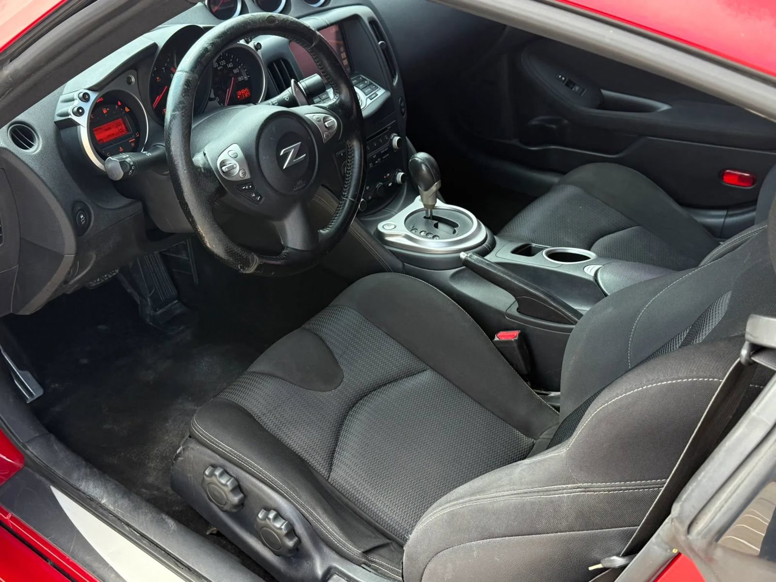 Used 2016 Nissan 370Z Coupe RWD image 11