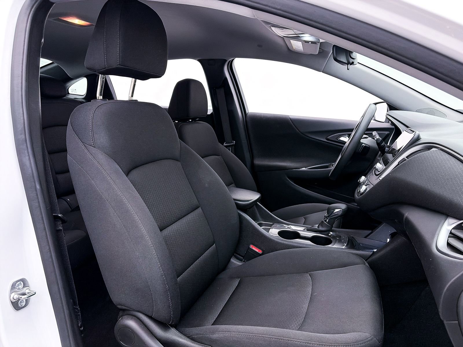 Used 2025 Chevrolet Malibu LS image 33