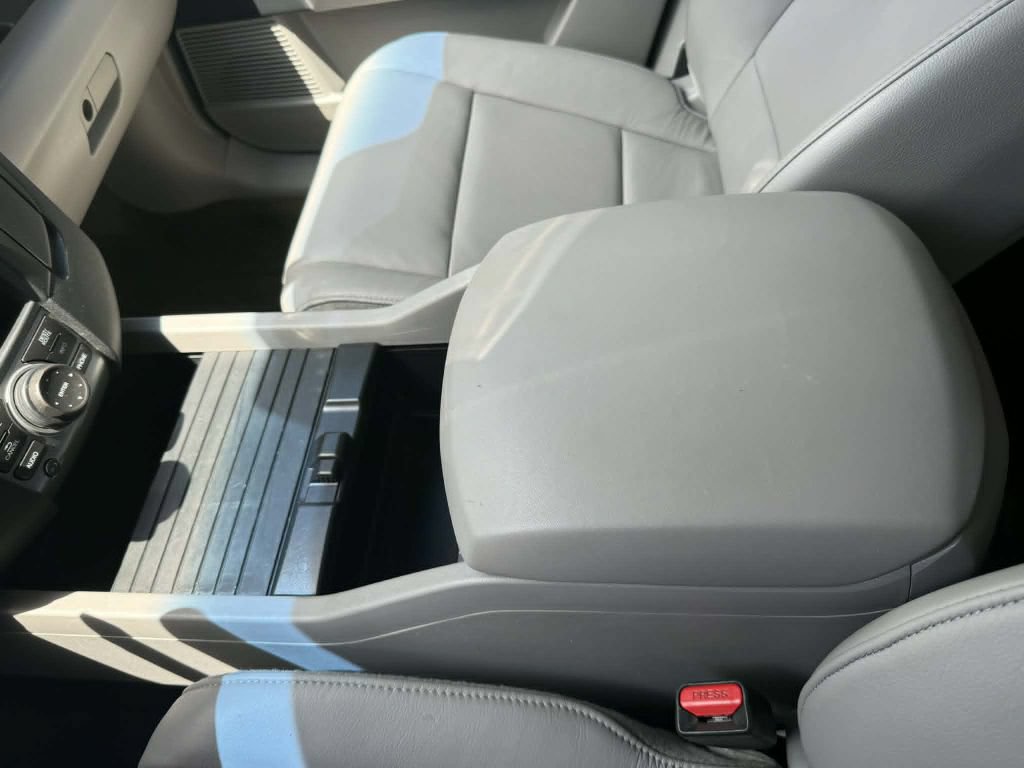 Used 2015 Honda Pilot Touring image 29