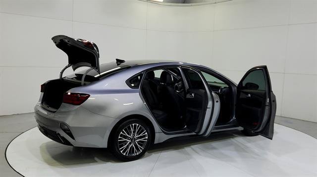 Used 2024 Kia Forte GT-Line w/ GT-Line Premium Package FWD image 32