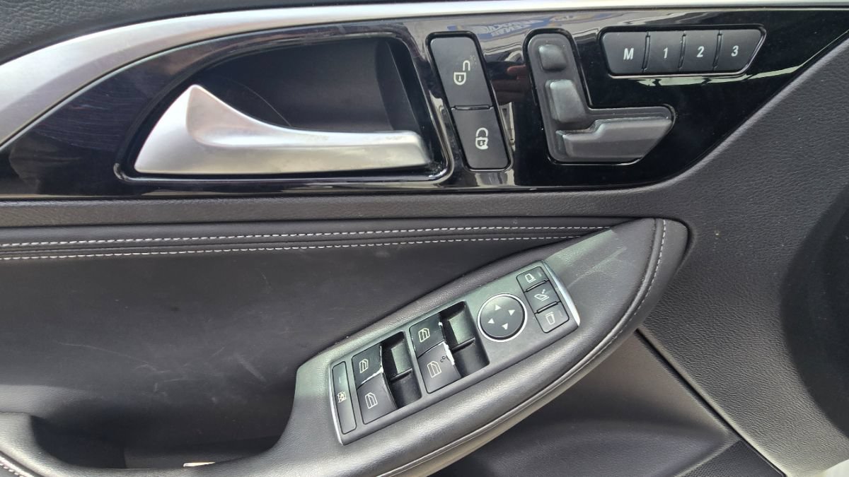 Used 2019 INFINITI QX30 w/ Cargo Package FWD image 36
