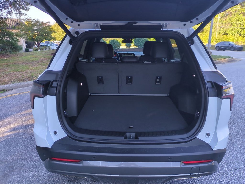 New 2027 Chevrolet Equinox ACTIV w/ Convenience Package III FWD image 32