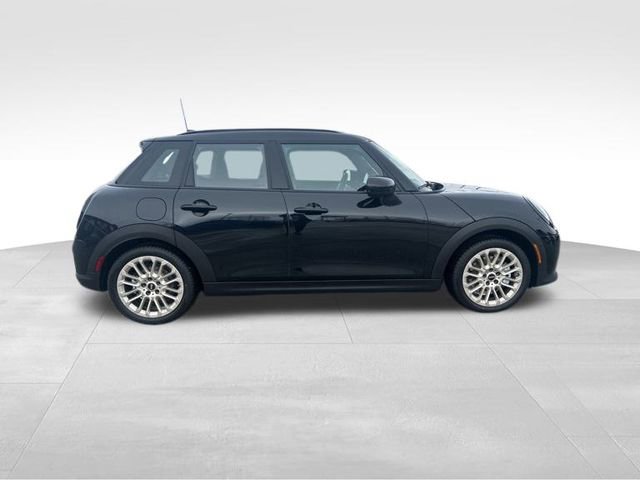 New 2026 MINI Cooper 4-Door Hardtop image 9