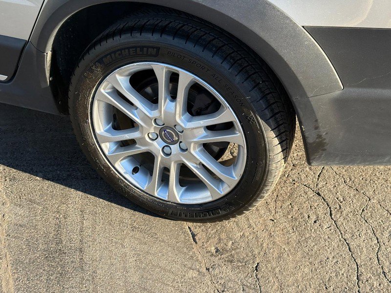 Used 2016 Volvo XC70 T5 Platinum w/ Protection Package image 8