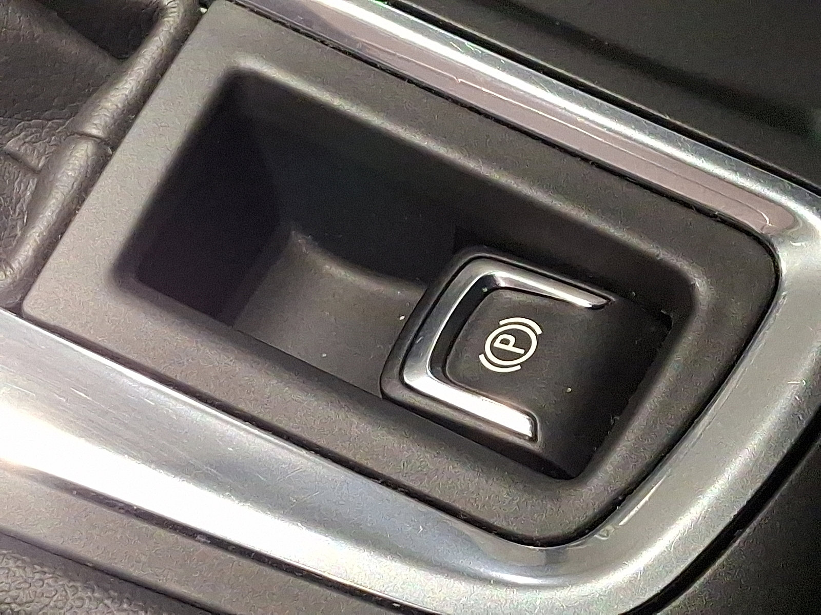 Used 2024 Chevrolet Equinox LT w/ LPO, Floor Liner Package AWD/4WD image 27