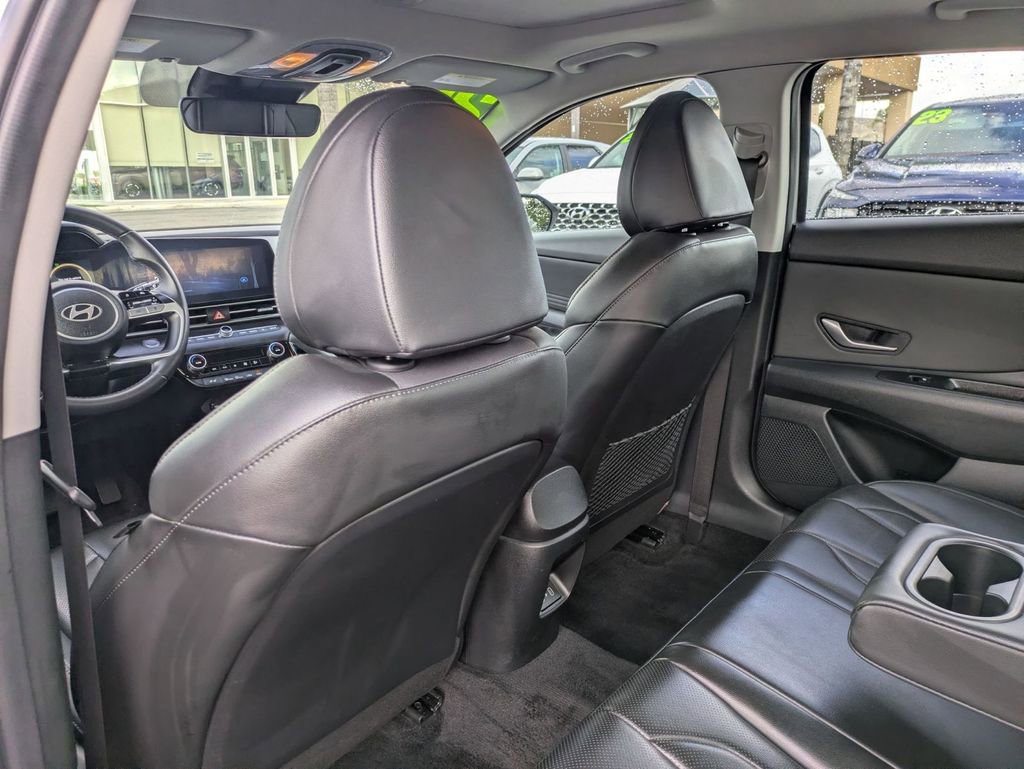 Certified 2025 Hyundai Elantra Limited image 26