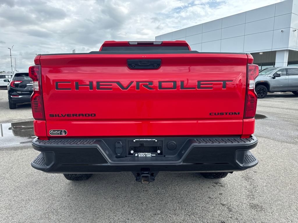 Used 2024 Chevrolet Silverado 1500 Custom Trail Boss w/ Dark Appearance Package image 4
