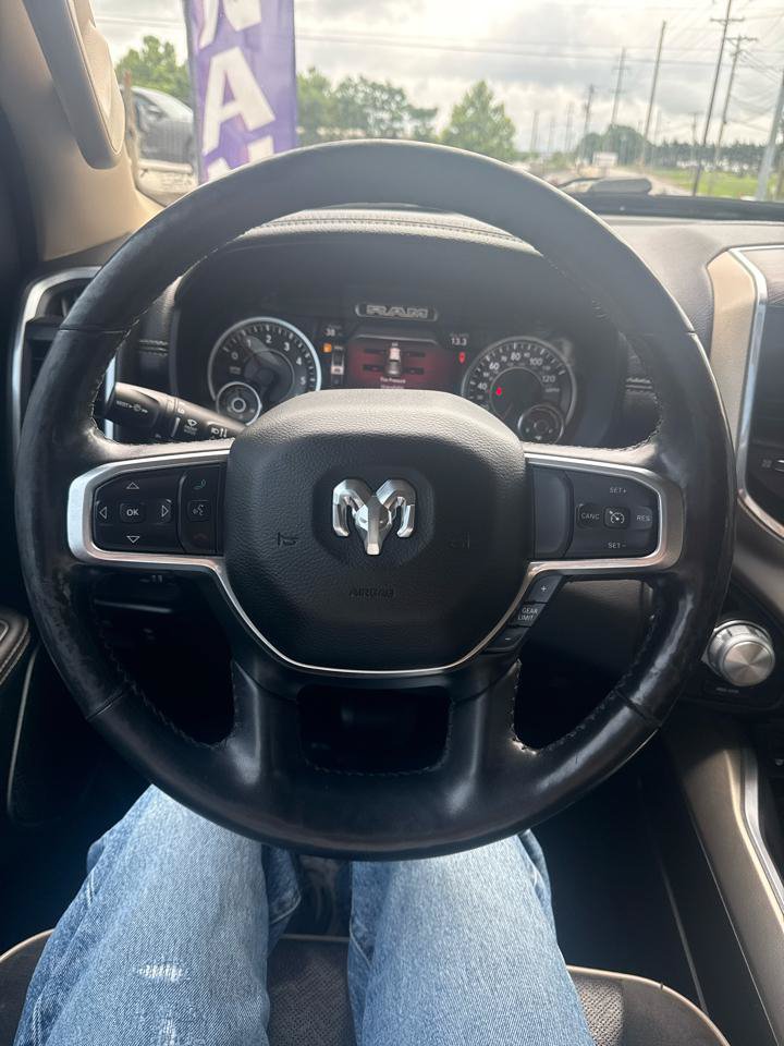 Used 2019 RAM 1500 Laramie AWD/4WD image 11