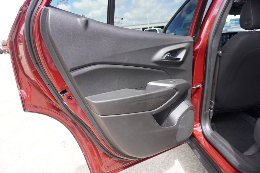 Used 2025 Chevrolet Trax LS w/ LS Convenience Package FWD image 20