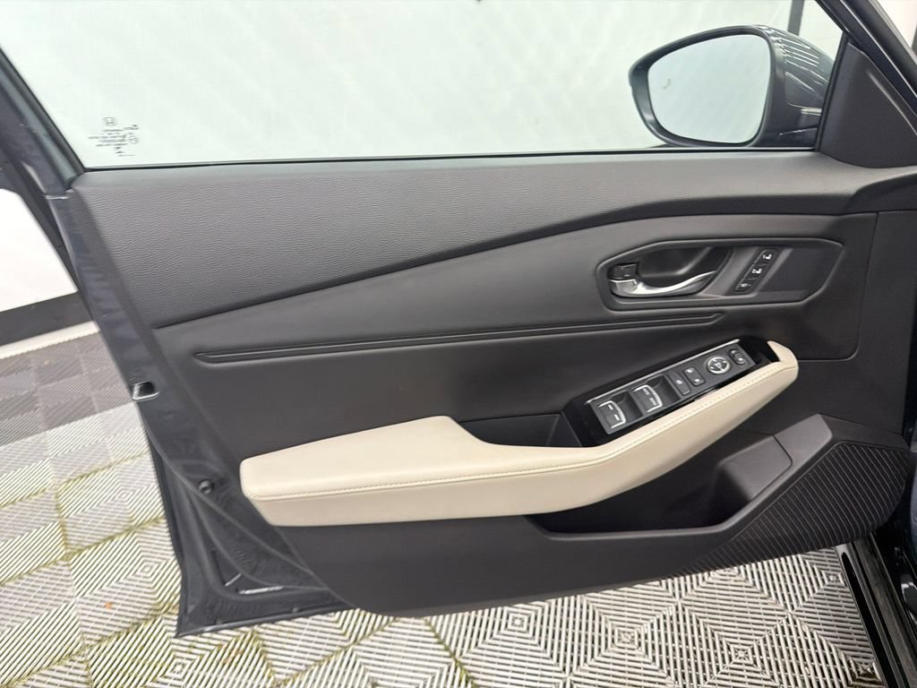 Used 2024 Honda Accord Touring image 11