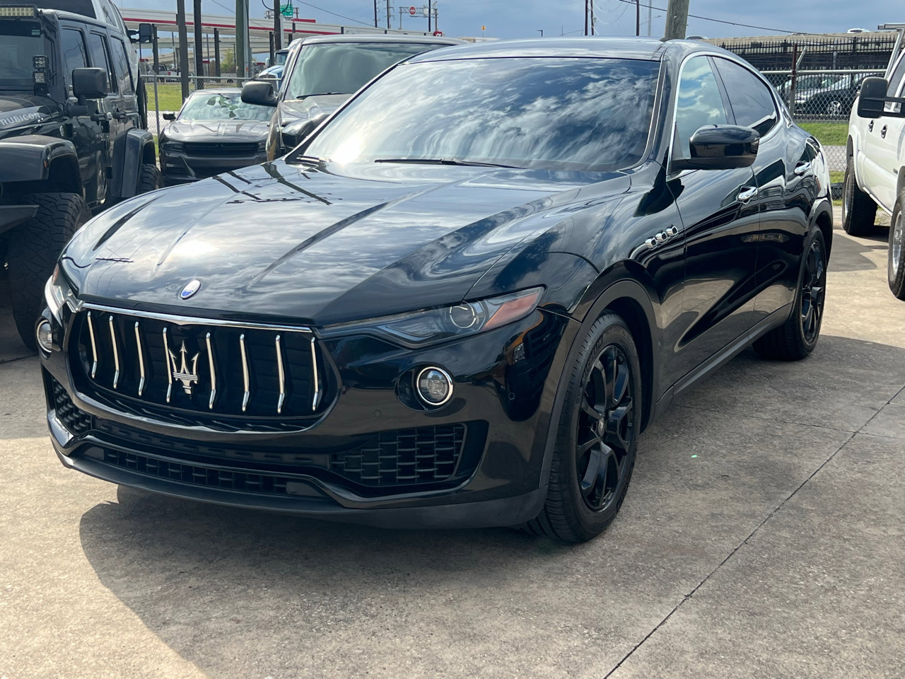 Used 2018 Maserati Levante image 34