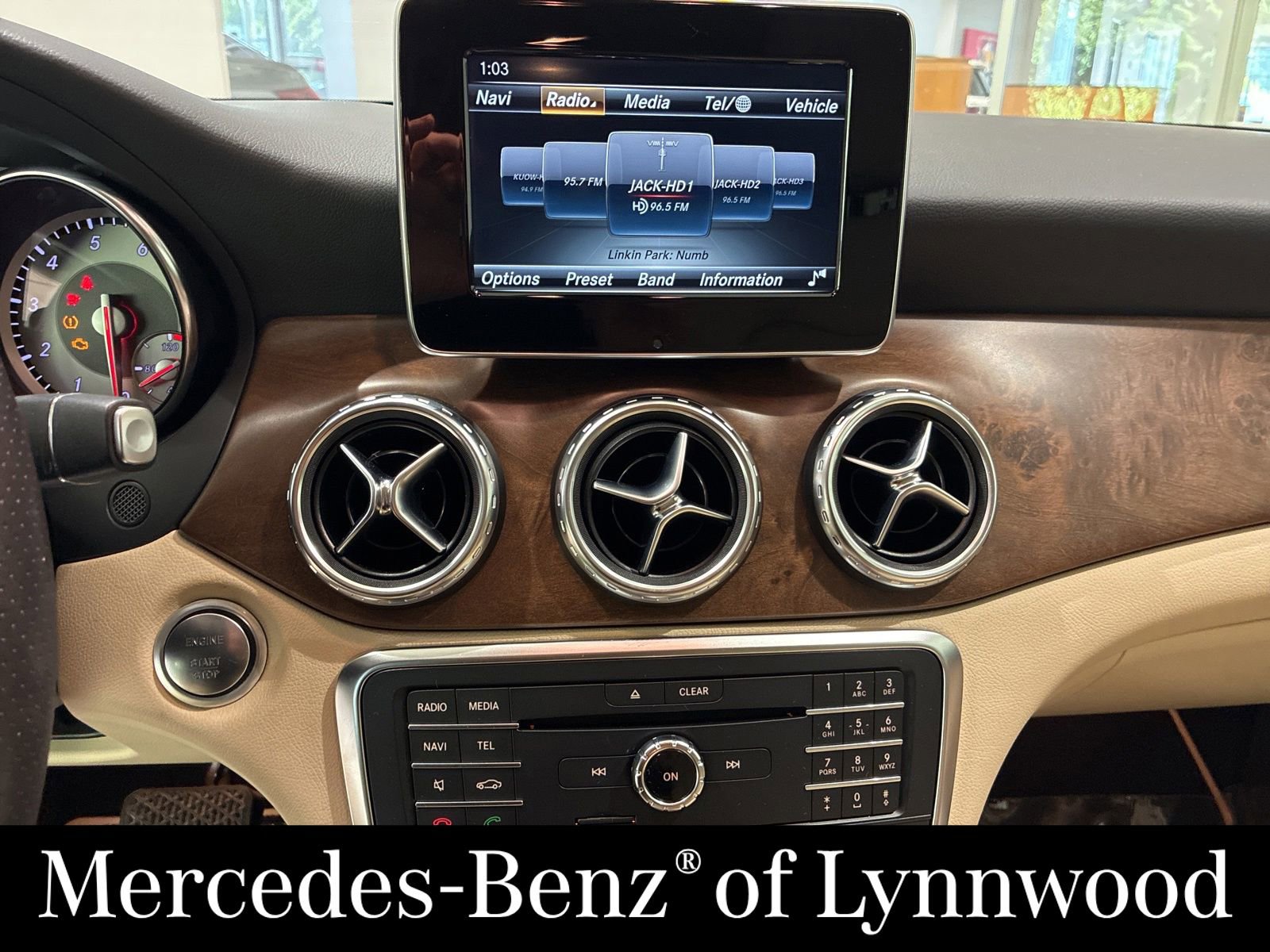 Used 2016 Mercedes-Benz GLA 250 4MATIC image 12