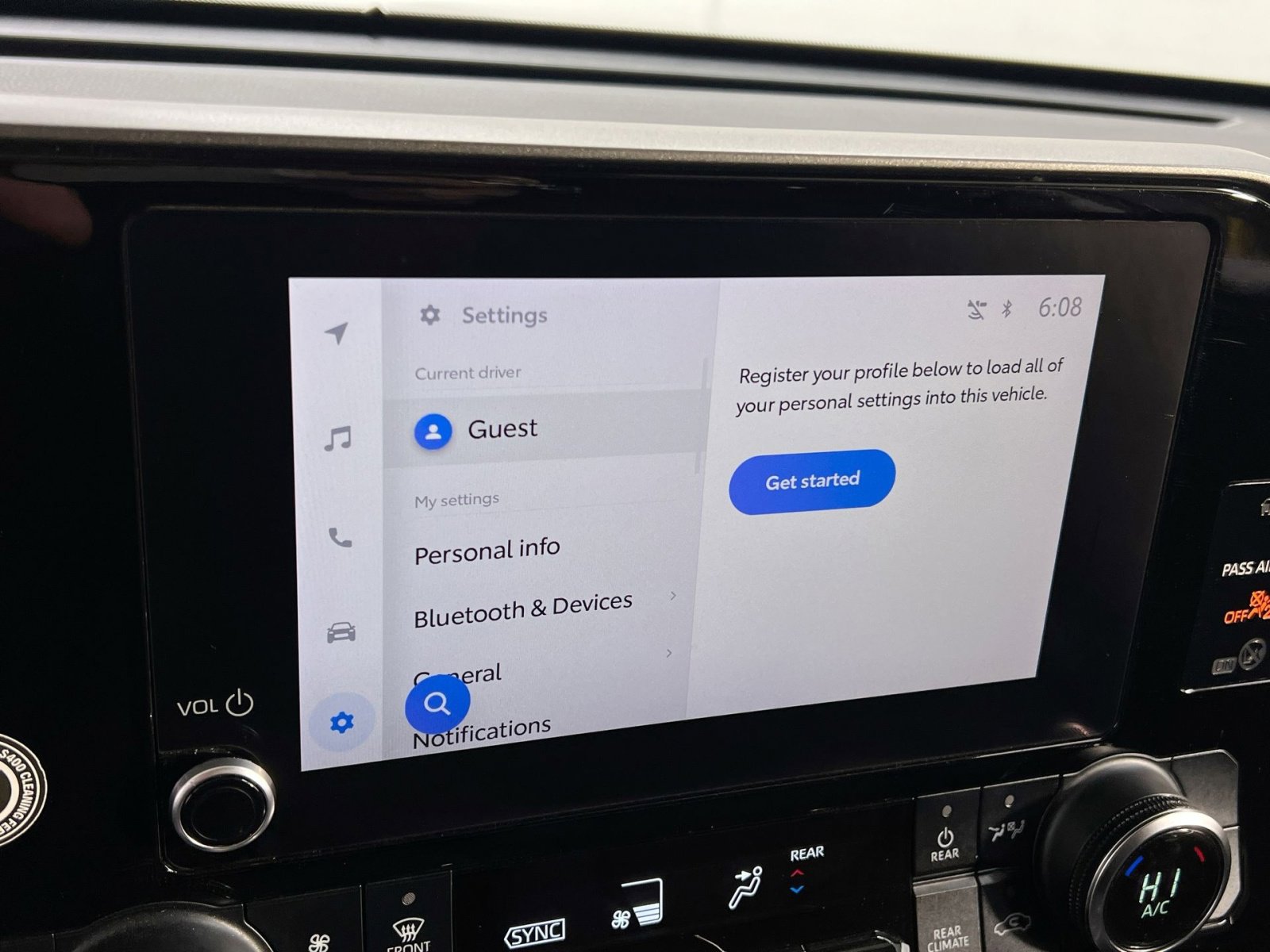 Used 2023 Toyota Highlander LE image 24