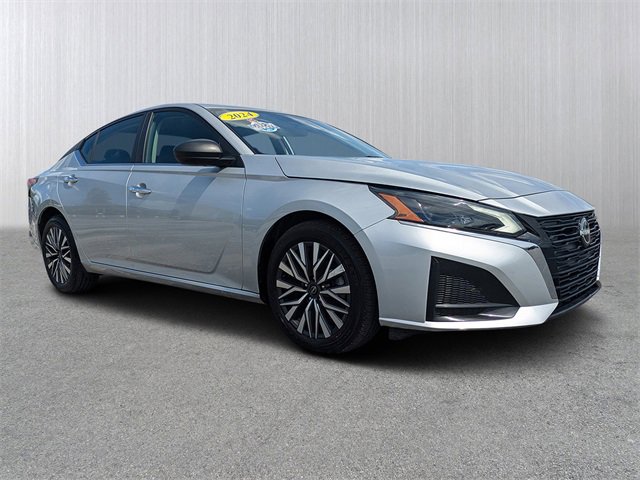 Used 2024 Nissan Altima 2.5 SV