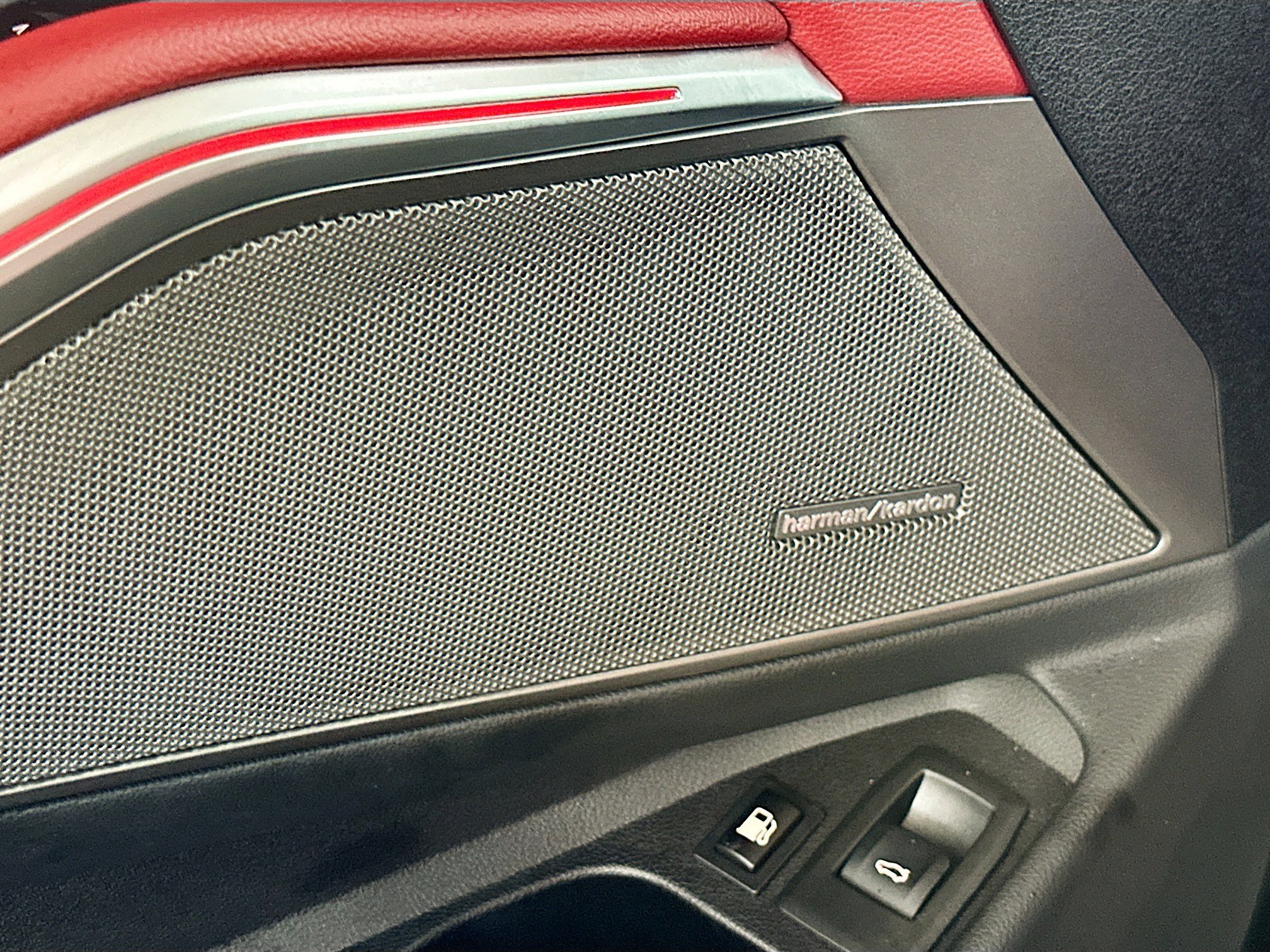 Used 2023 BMW 330e 330e w/ Premium Package image 19