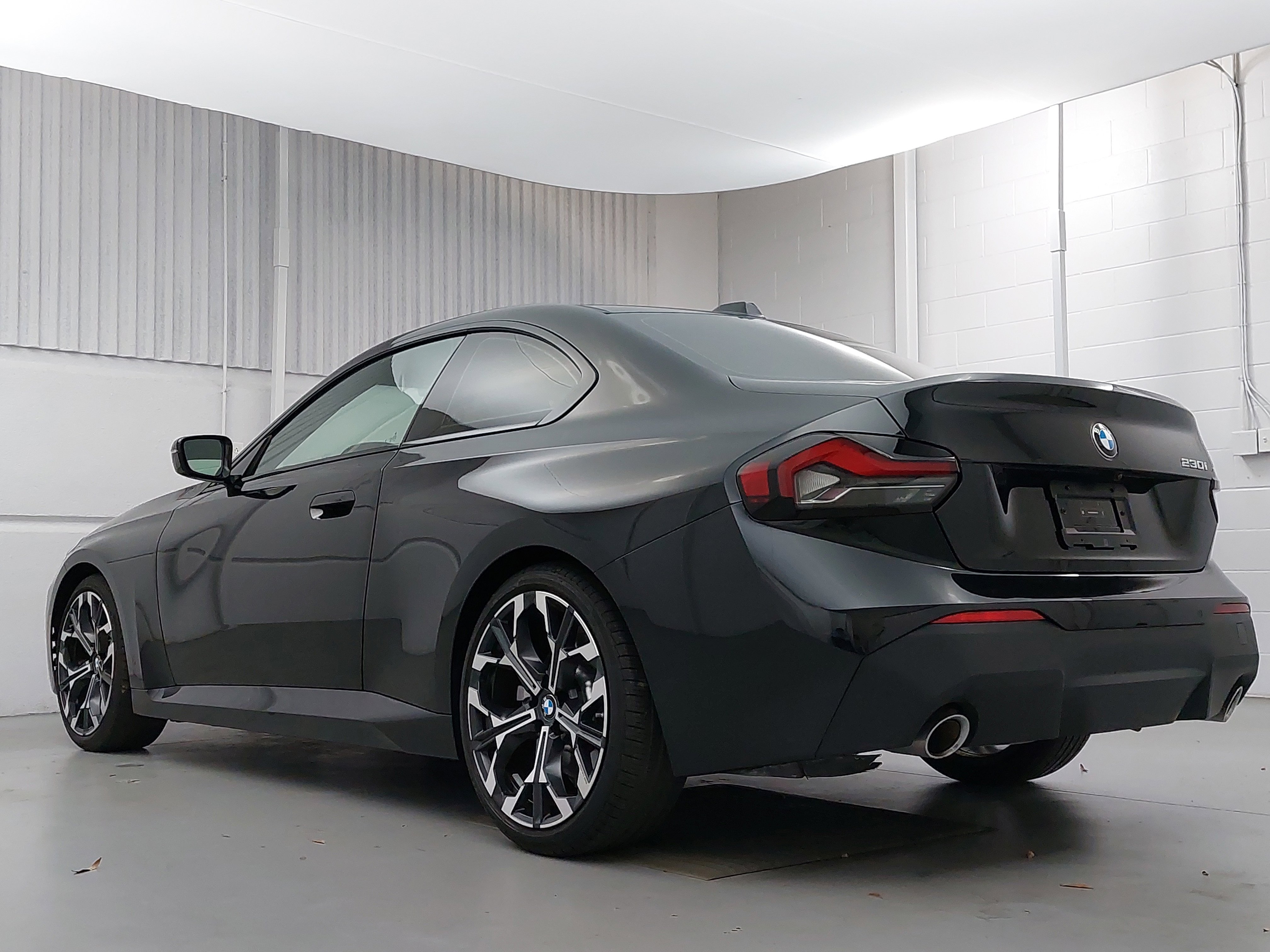 Used 2025 BMW 230i Coupe w/ M Sport Package image 3