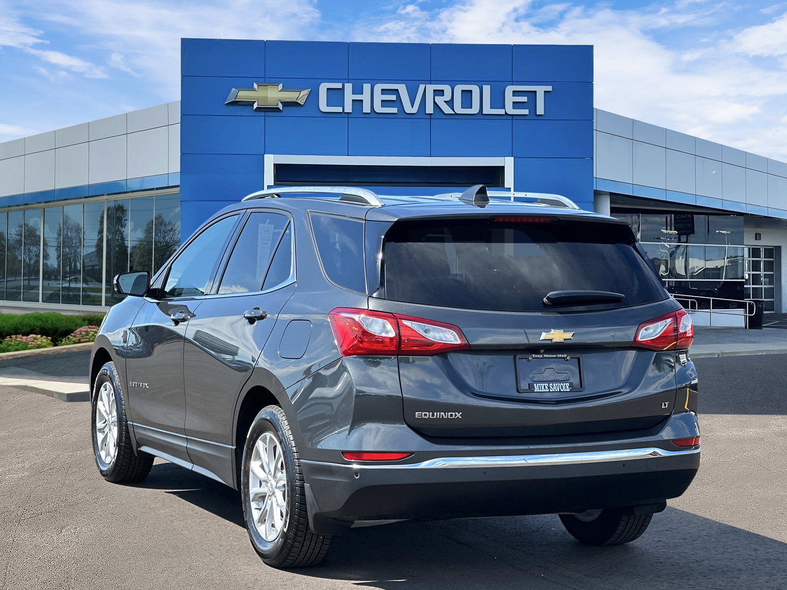 Used 2019 Chevrolet Equinox LT w/ Sun & Navigation Package FWD image 3