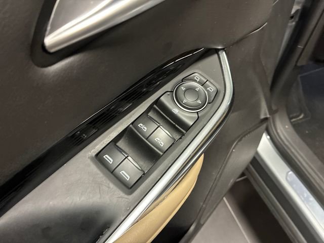 Used 2024 Cadillac XT4 Luxury w/ Cold Weather Package FWD image 11
