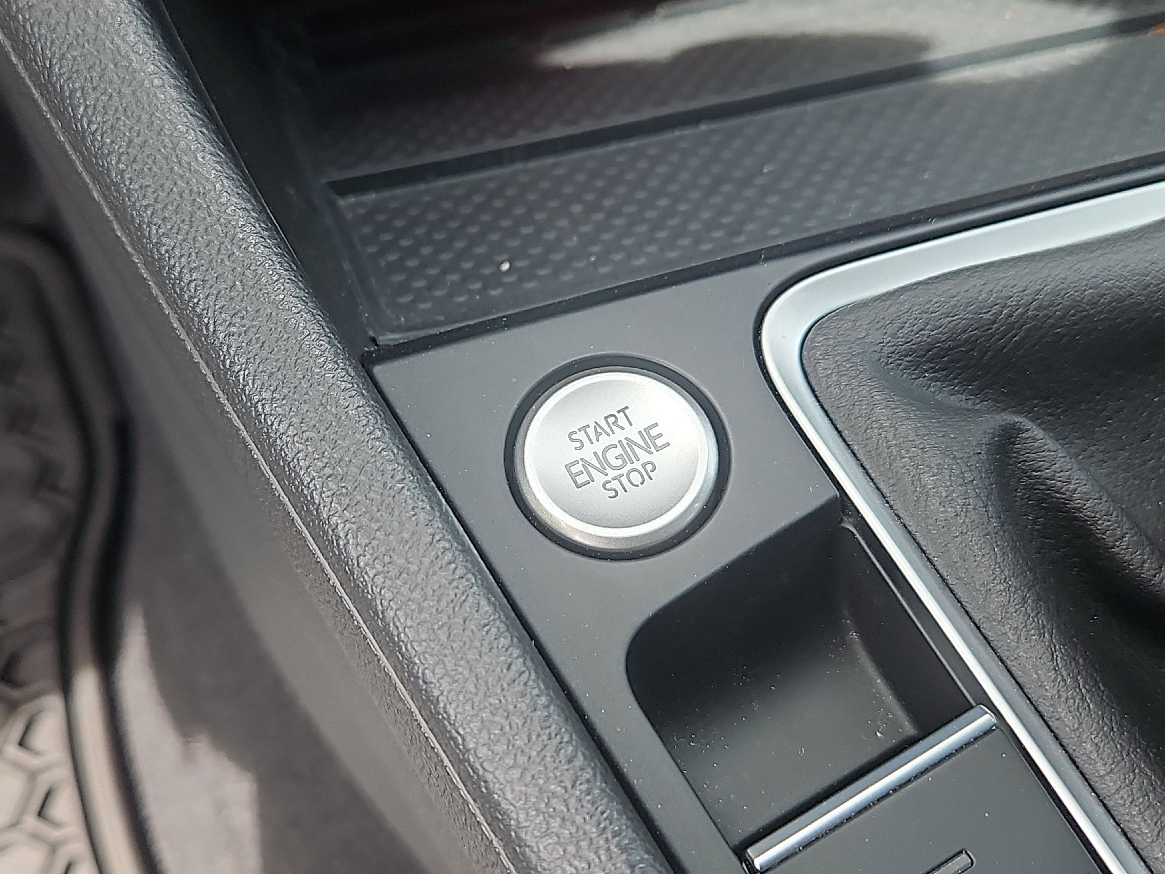 Certified 2025 Volkswagen Jetta GLI Autobahn FWD image 19