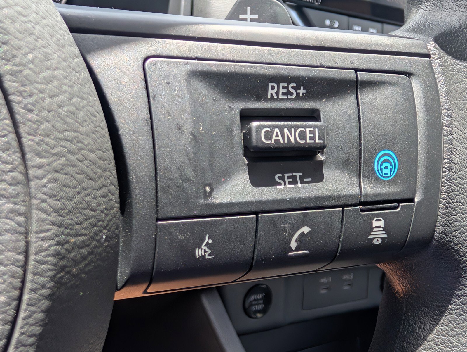 Certified 2024 Nissan Rogue SV image 28