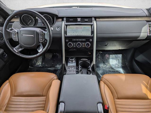 Used 2017 Land Rover Discovery HSE image 17