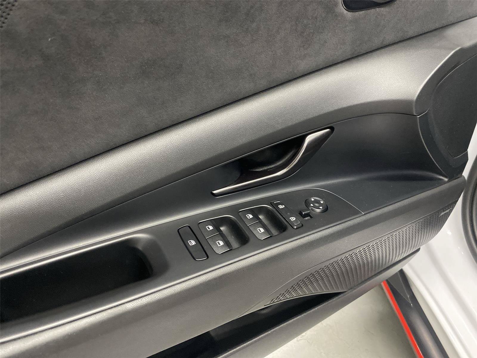 Used 2022 Hyundai Elantra N FWD image 19