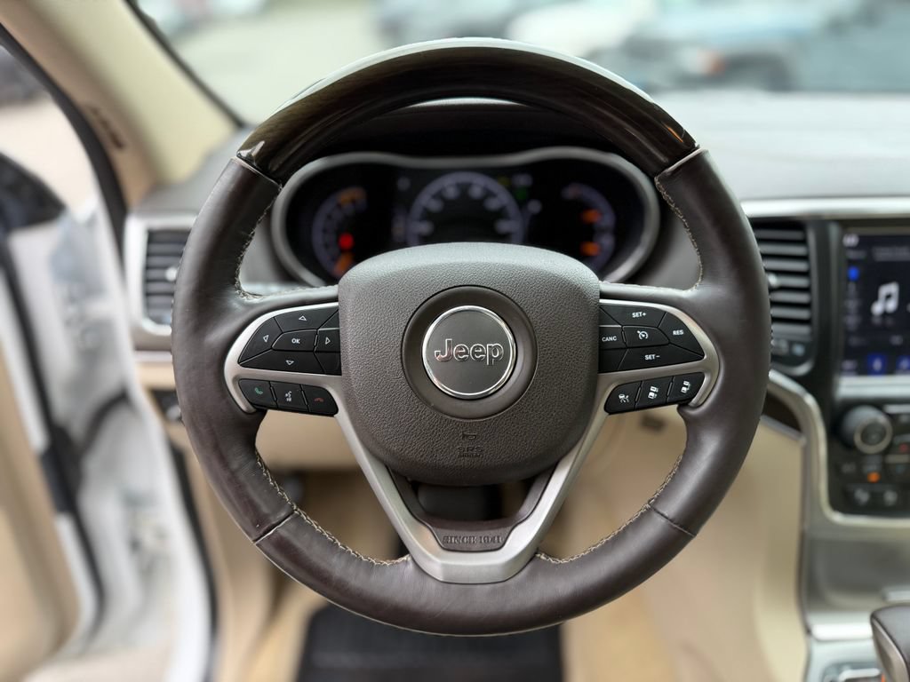 Used 2018 Jeep Grand Cherokee Overland AWD/4WD image 6