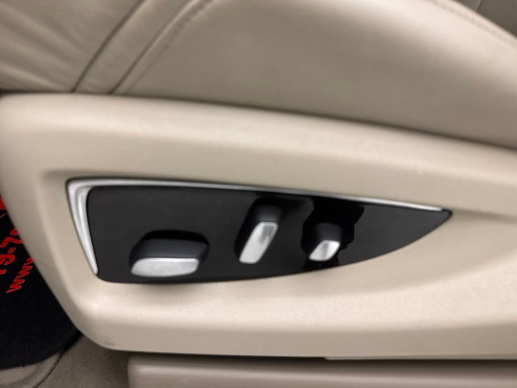 Used 2019 Cadillac Escalade Premium Luxury AWD/4WD image 23