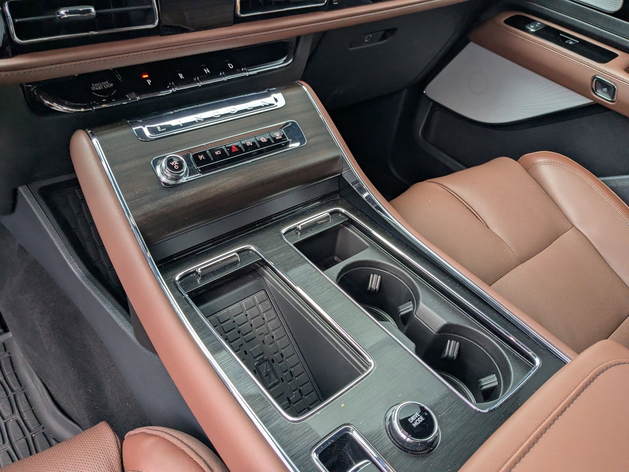 Used 2026 Lincoln Aviator Reserve w/ Luxury Package RWD image 19