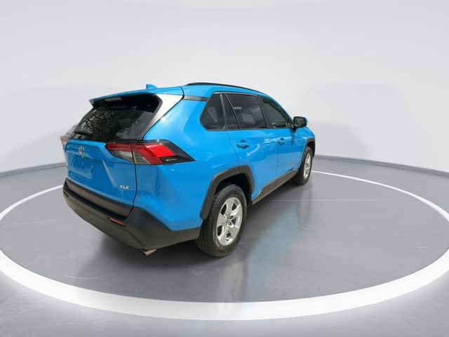 Used 2021 Toyota RAV4 XLE w/ Convenience Package FWD image 7