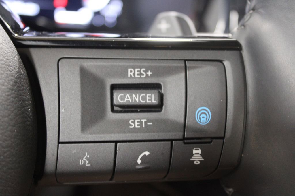 Used 2024 Nissan Pathfinder Platinum w/ Cargo Package image 40