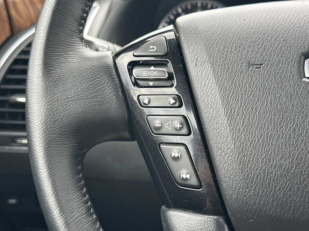 Used 2024 Nissan Armada SL w/ Captain's Chairs Package AWD/4WD image 23