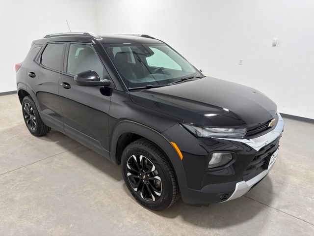 Used 2023 Chevrolet TrailBlazer LT AWD/4WD image 3