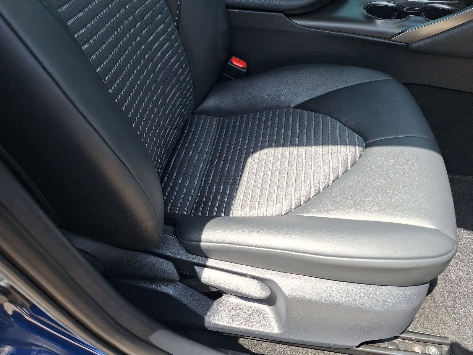 Used 2023 Toyota Camry SE FWD image 33